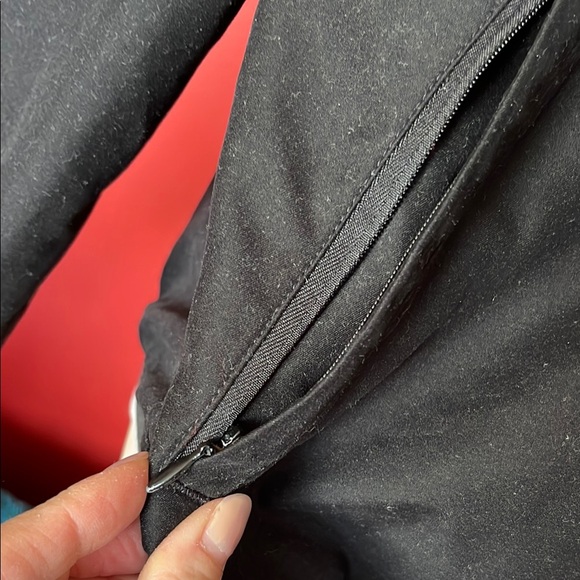 Liz Golf by Liz Claiborne Black V-Neck windbreaker Pullover Top - Picture 13 of 16